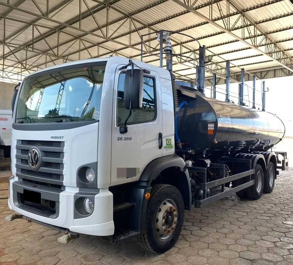 Caminhão Volkswagen 26.260 Robust 6x4 Pipa 2021