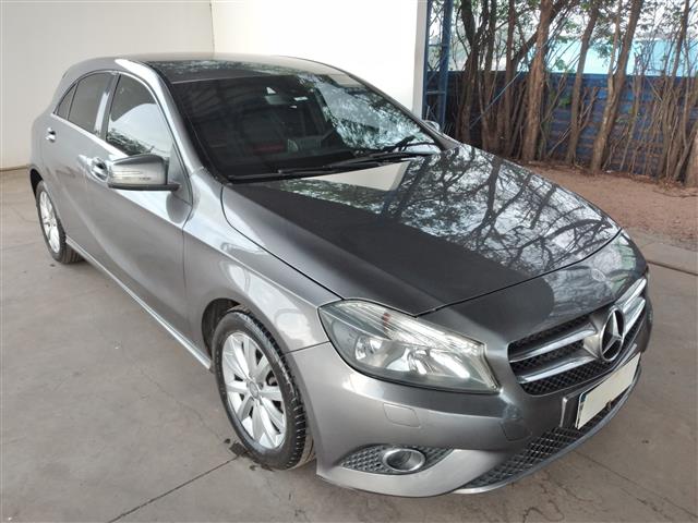 MERCEDES-BENZ A200TURBO 2014/15